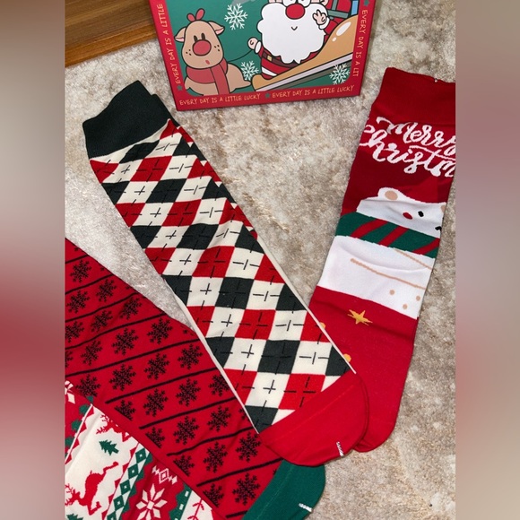 New holiday socks : pack of 4 - Picture 3 of 3